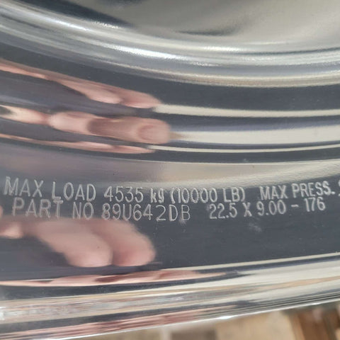 22.5x9.00 Alcoa 10x285mm Dura-Bright EVO Rear (returned item)