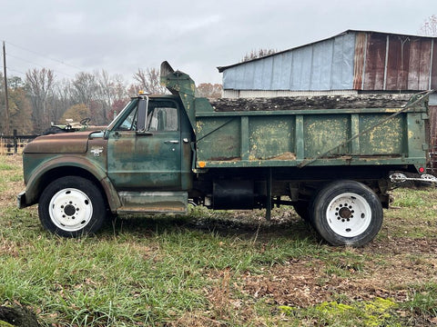 22.5x6.75 White Steel 10x8.75" (Old Chevy 2 Ton Trucks)