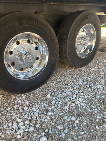 17.5x6.75 Polished Stud-Pilot Single Trailer Wheel – Acorn Nut Style
