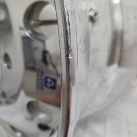 22.5x9.00 Alcoa 10x285mm Hub Pilot High Polish Flat Face Front (returned item)