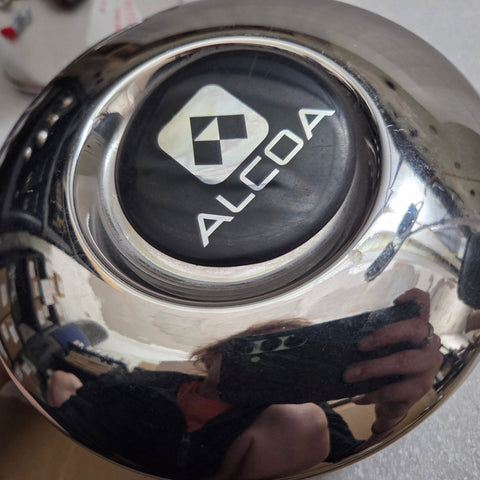Alcoa Sprinter 3500 6 lug Rear Hub Cover Kit (returned items)