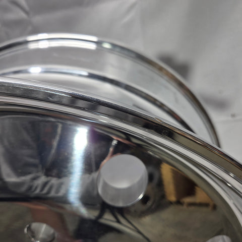22.5x9.00 Alcoa 10x285mm Hub Pilot High Polish Flat Face Front (returned item)