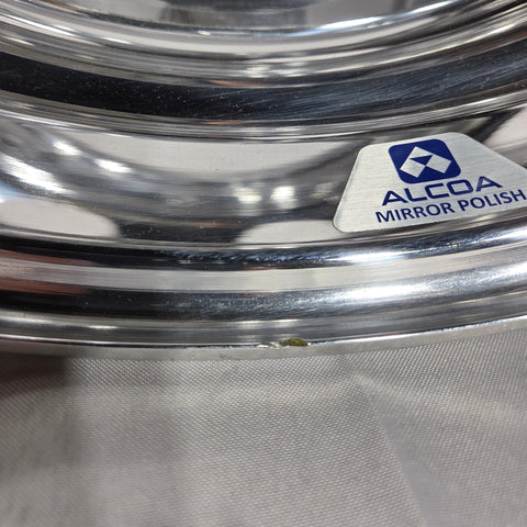 22.5" x 8.25" Alcoa 10x285mm Hub Pilot Mirror Polish Rear (returned item)