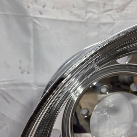 22.5x7.5 Alcoa 8x275mm Hub Pilot High Polished Both Sides (returned item)