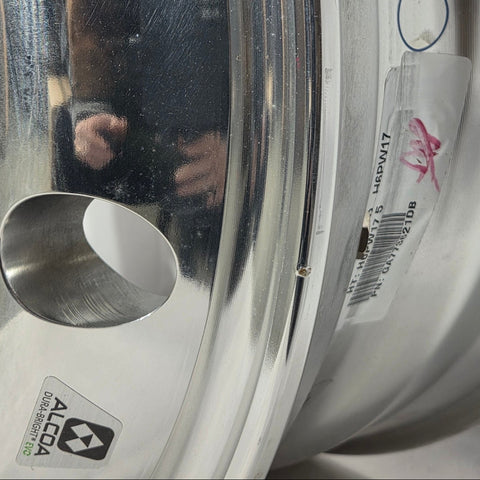 19.5x7.5 Alcoa 10x285mm Hub Pilot DuraBright Evo Front (returned item)