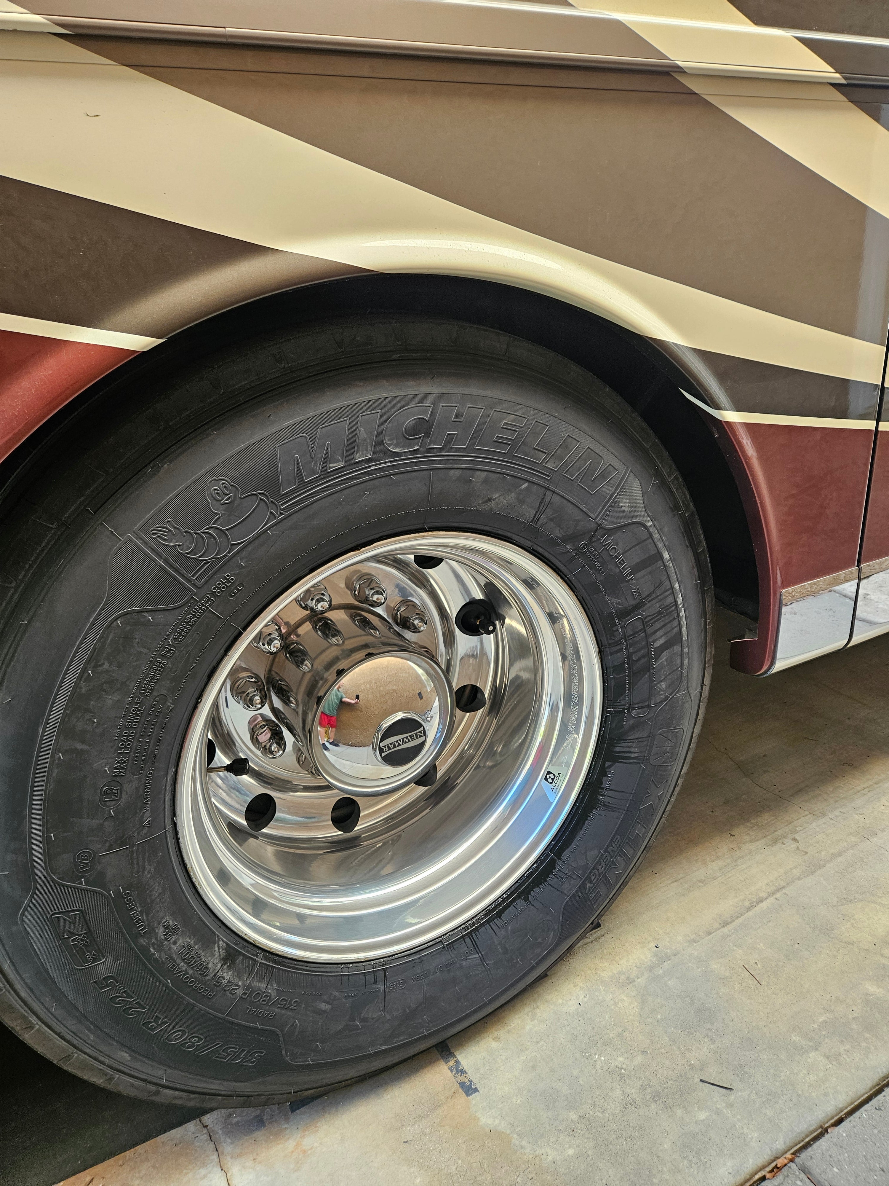 Alcoa 22.5x9.00 Dura-Bright EVO Rear Aluminum Truck Wheel – Buy