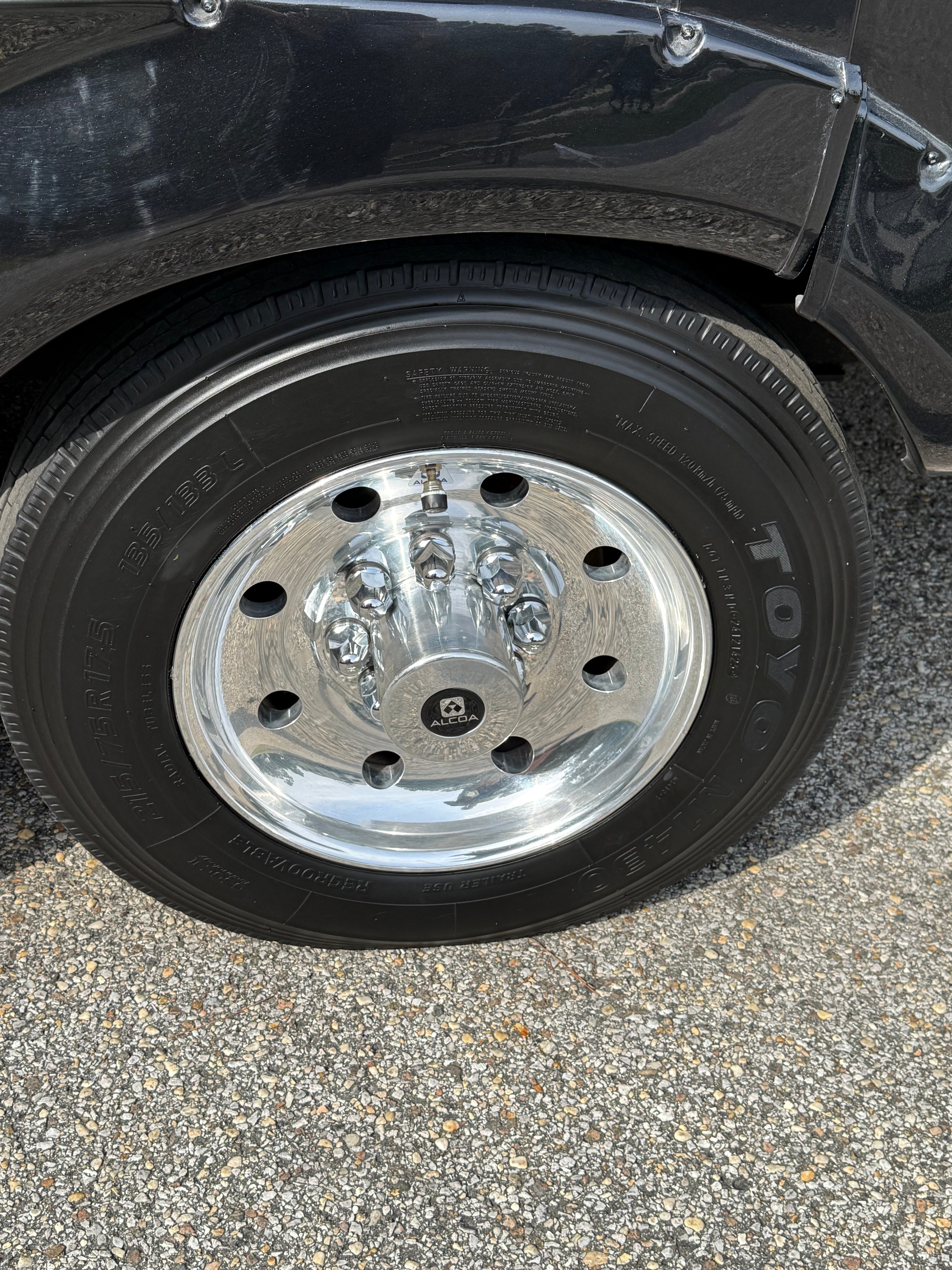 Alcoa 17.5x6.75 Hub Pilot Mirror Finish Trailer Wheel - 661401