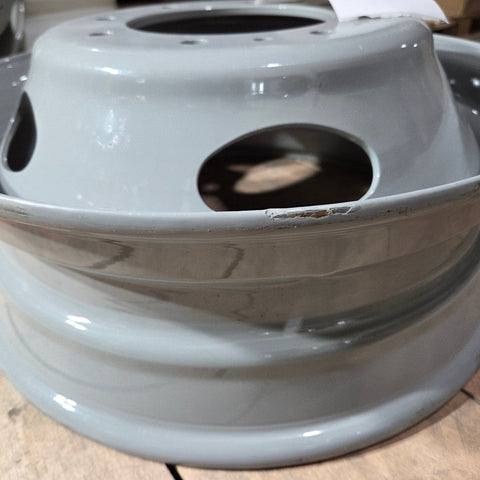 19.5x6.00 Accuride 8x225mm Hub Pilot Steel (returned item)