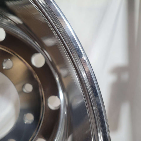 22.5x12.25 Accuride High Polish 4.75" Offset Super-Single Flat Face Steer Wheel (returned item)