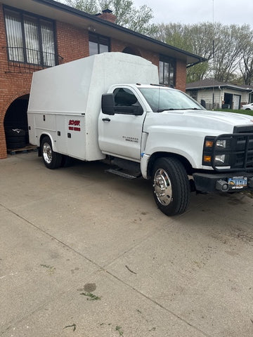 22.5" Alcoa Polished Chevy Silverado 4500HD/5500HD 8x275 Wheel Kit (33mm)