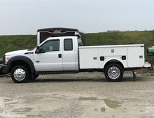 Load image into Gallery viewer, Ford 19.5 Accuride Aluminum Truck Wheels F450 &amp; F550 Alcoa Covers